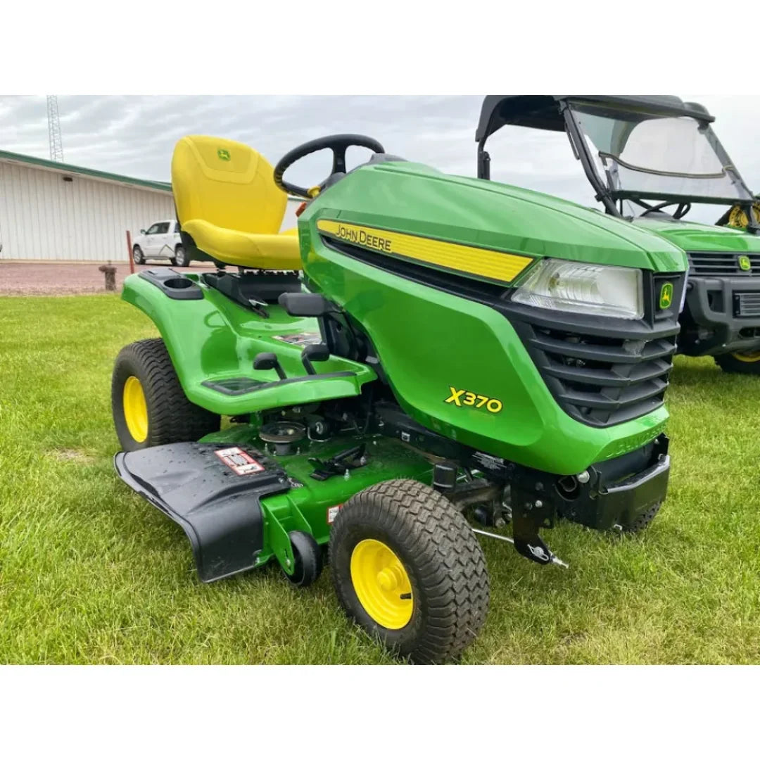 John Deere X370 Lawn Tractor with 42-inch Deck